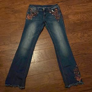 Like new Grace in LA jeans with floral embroidery